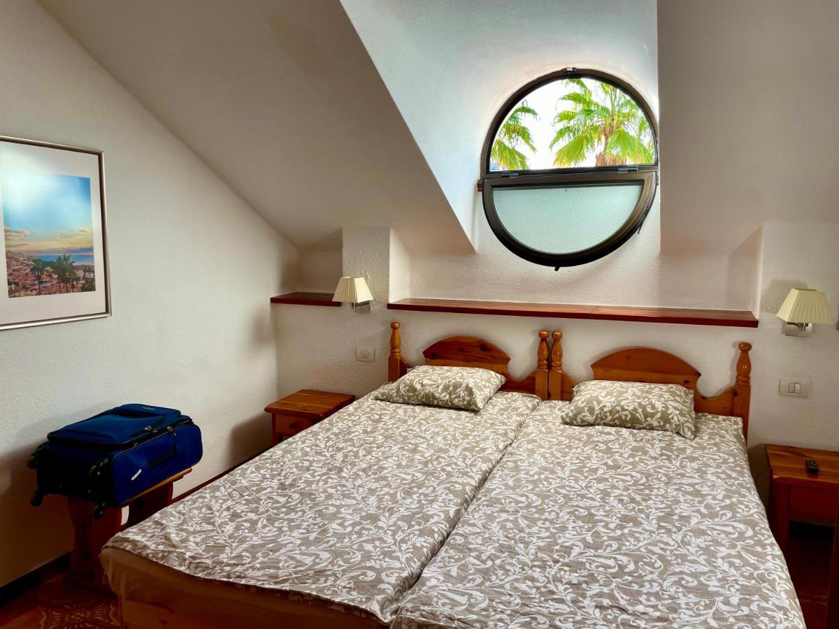 Sunny 2-Bedroom Apartment In Parque Santiago II Playa de las Americas  Exterior photo