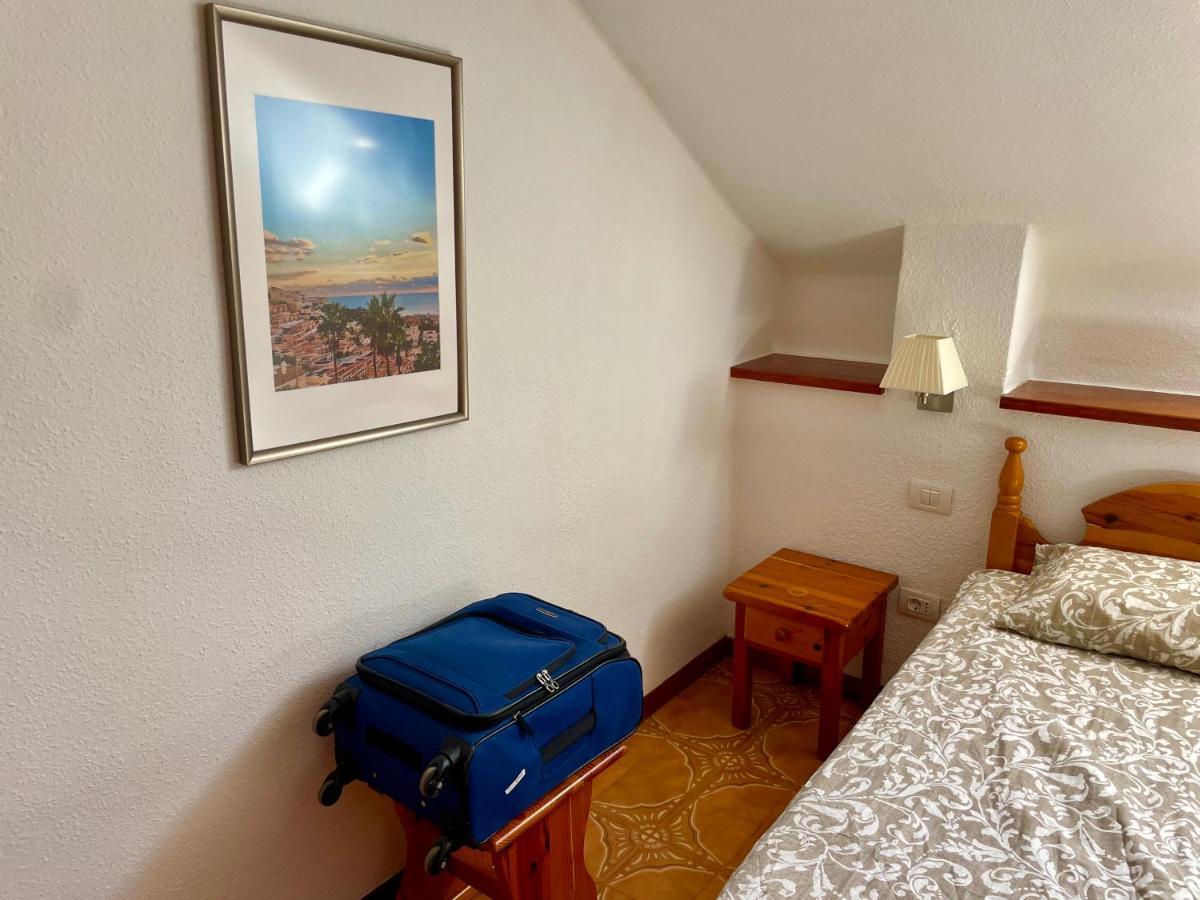 Sunny 2-Bedroom Apartment In Parque Santiago II Playa de las Americas  Exterior photo